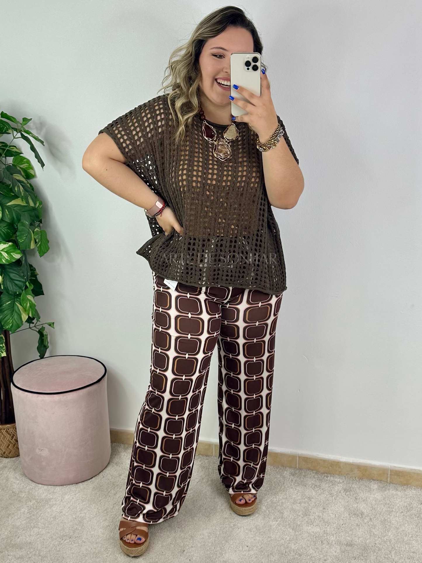 Camisola de crochet castanha