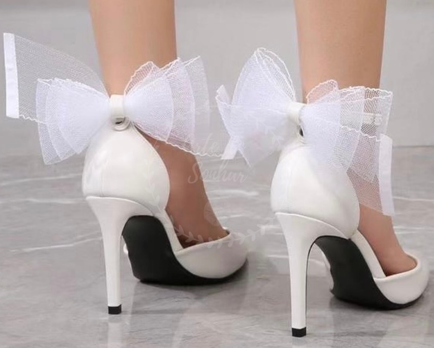 Sapato branco com laço