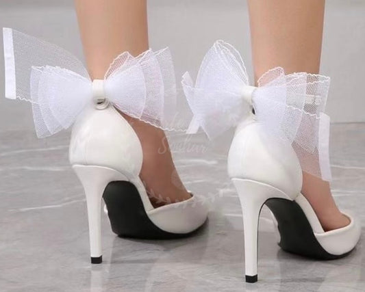 Sapato branco com laço