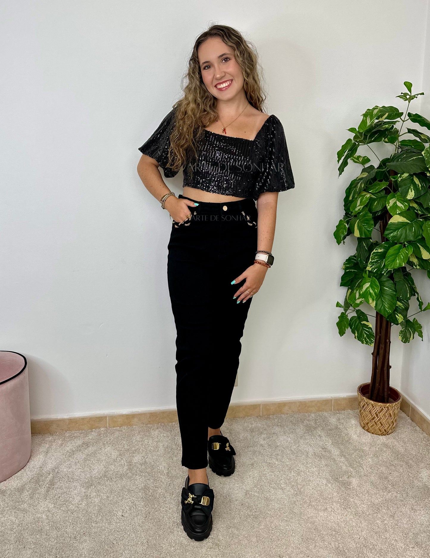 Top de lantejoulas curto com laço