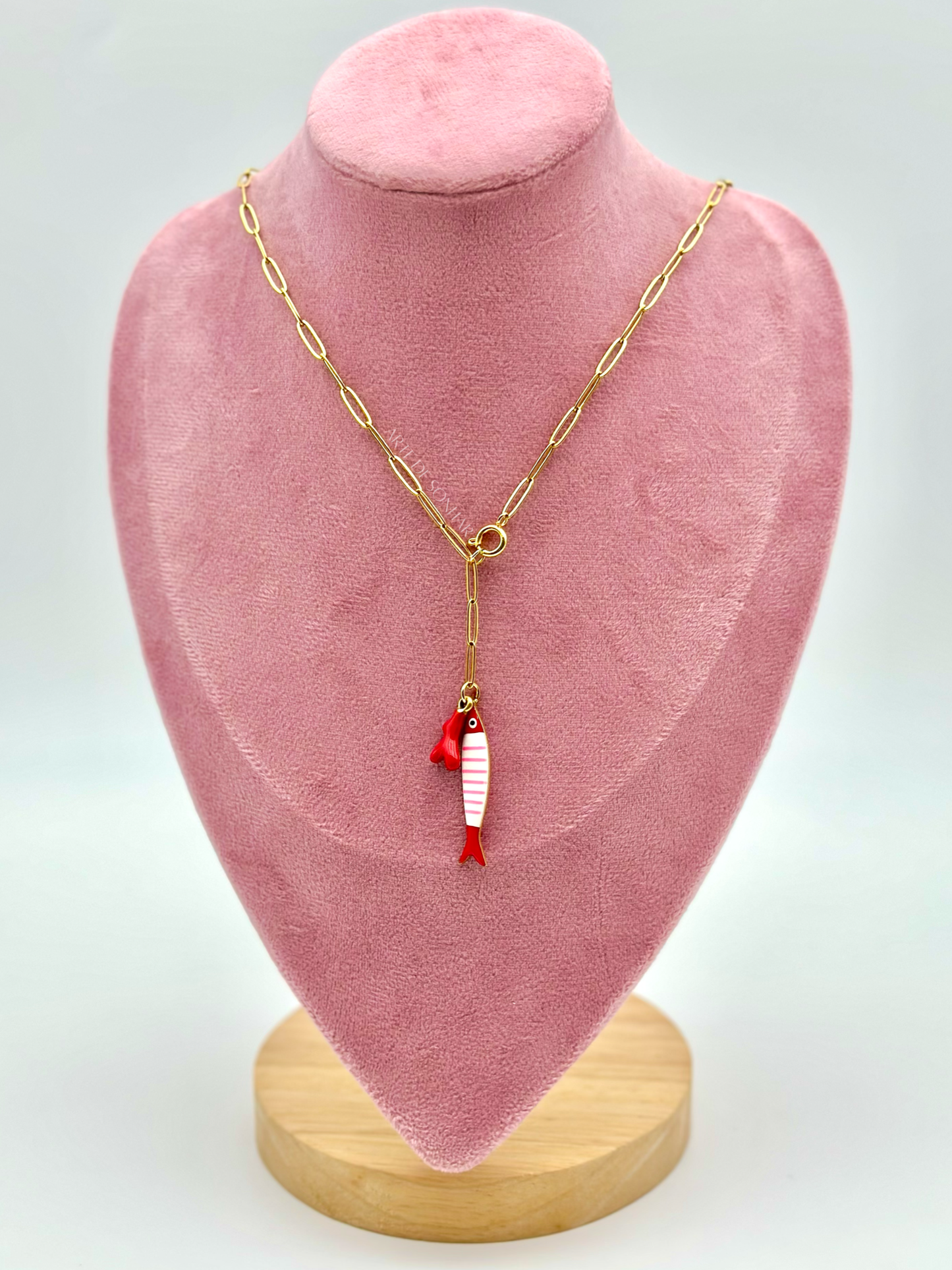 Colar do peixinho com riscas rosa