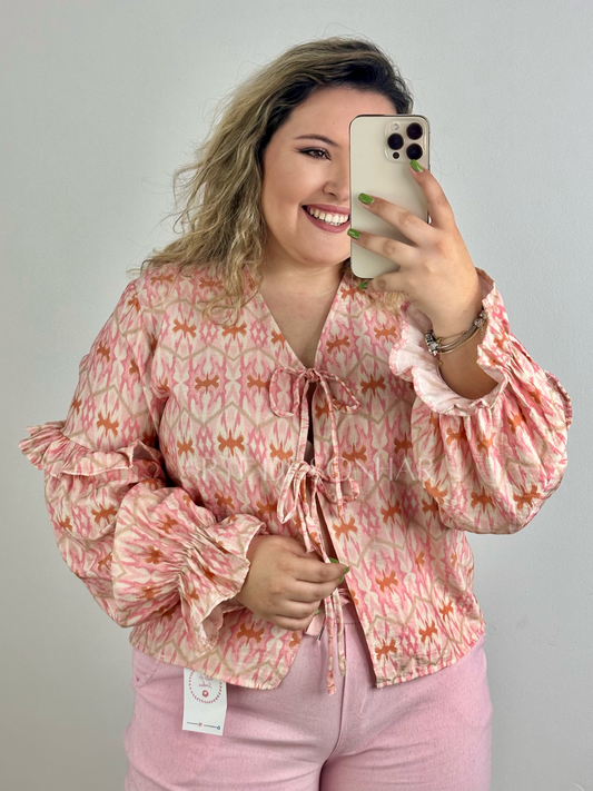 Blusa de atilhos com folhos