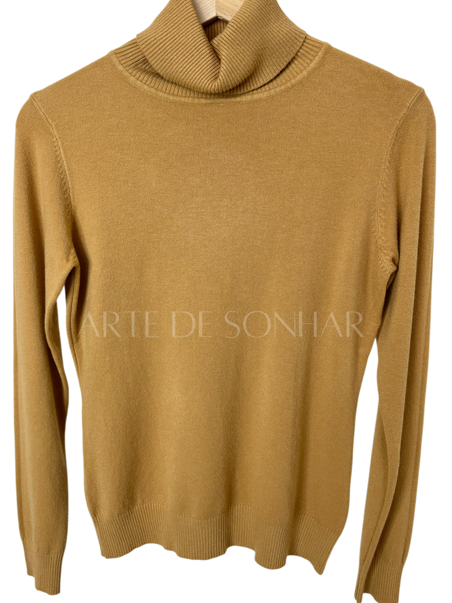 Camisola básica de gola alta