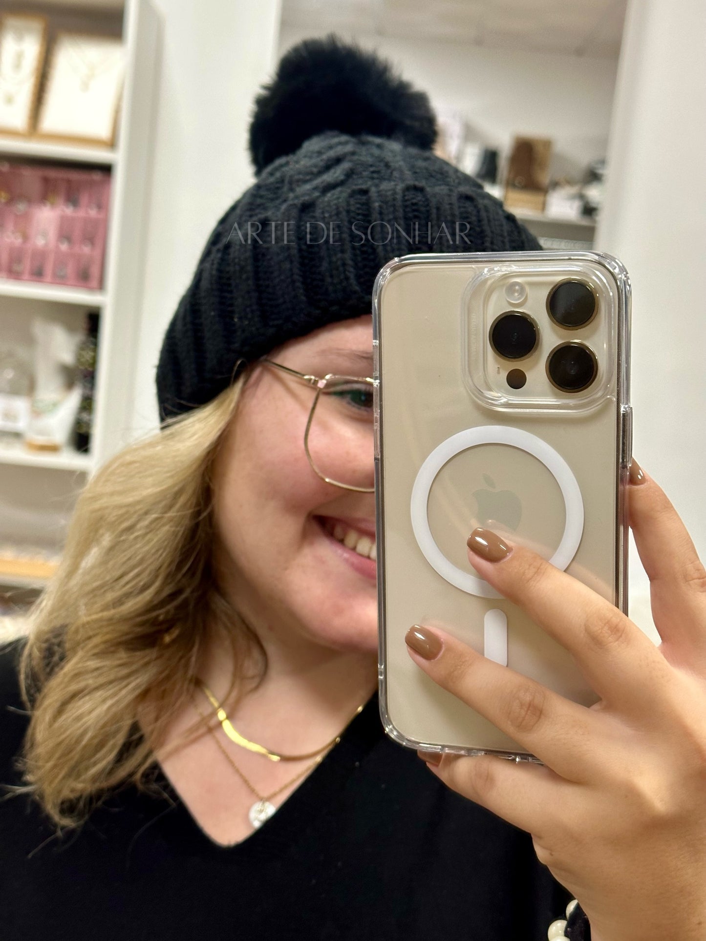 Gorro com pelinho e pompom