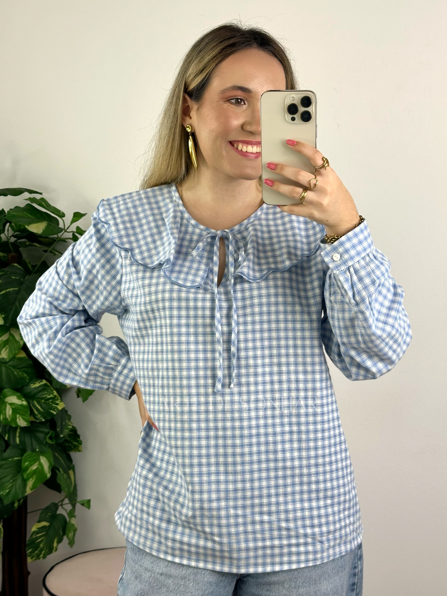 Blusa dos quadradinhos com babados azul claro