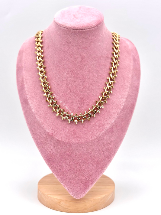 Colar dourado de malha aberta média com bolinhas