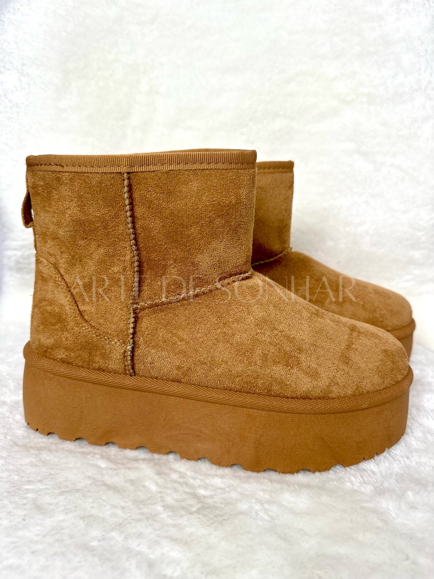 Bota com pelo no interior