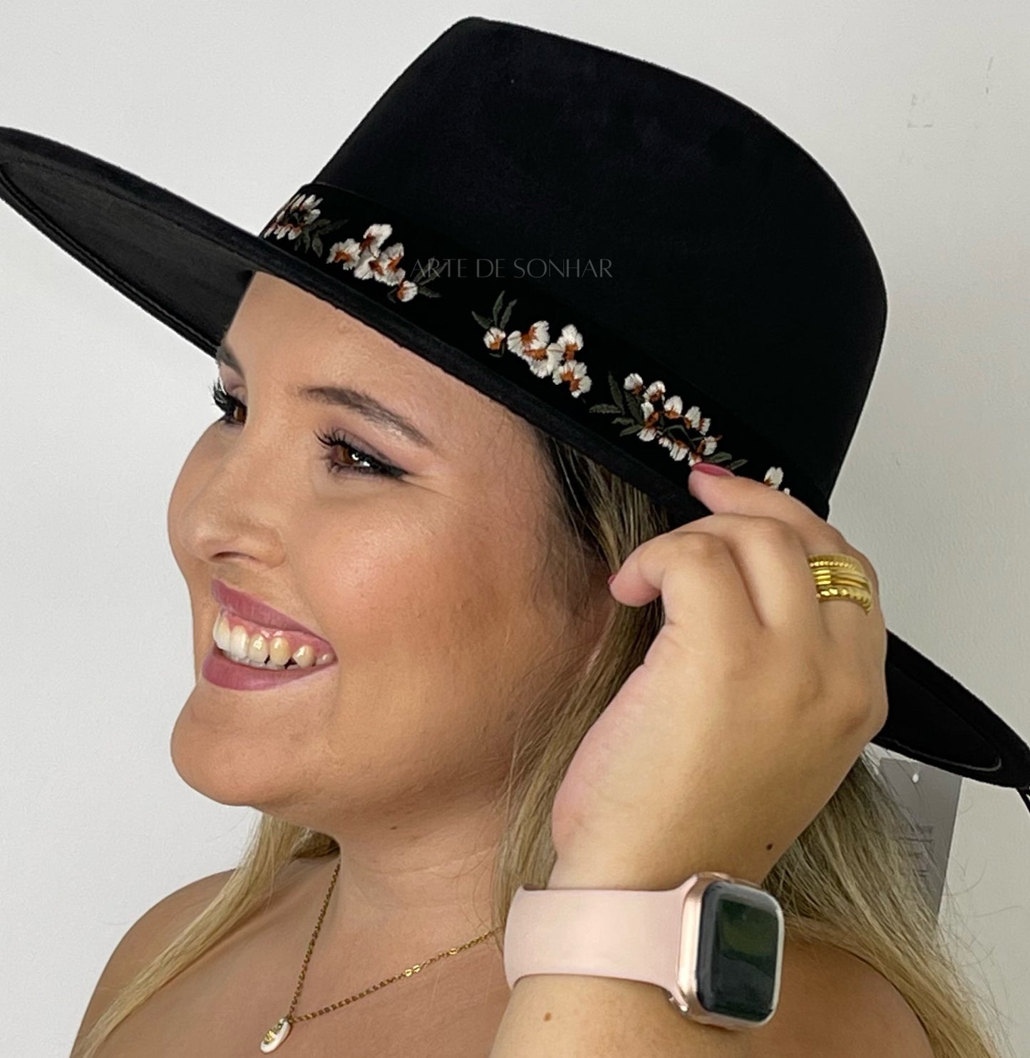 Chegou preto com flores