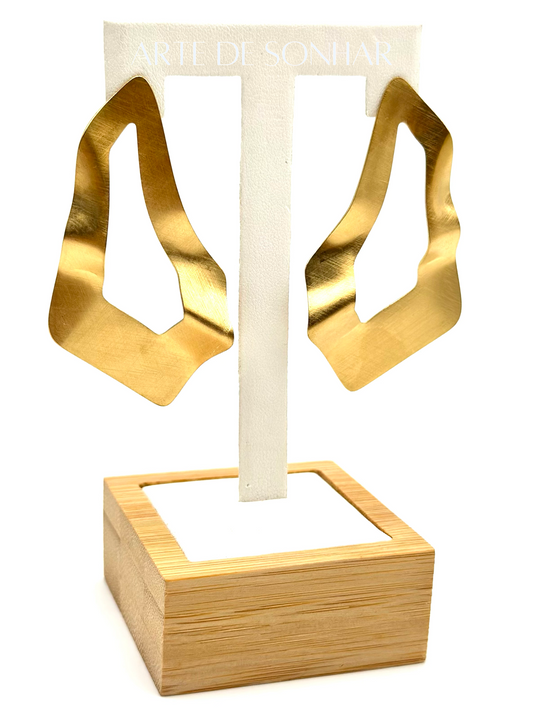 Brincos torcidos dourados