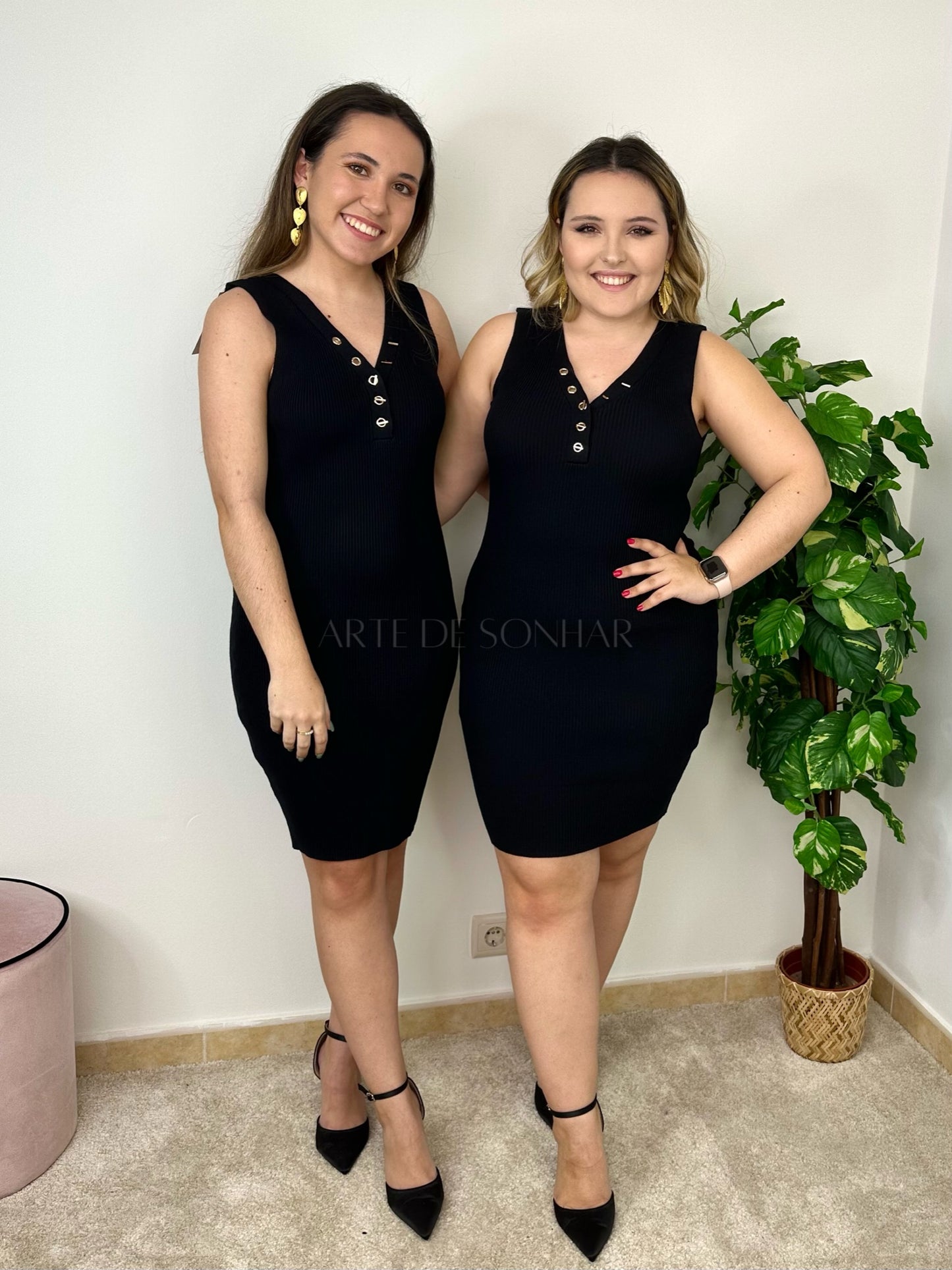 Vestido de malha canelada com fecho T