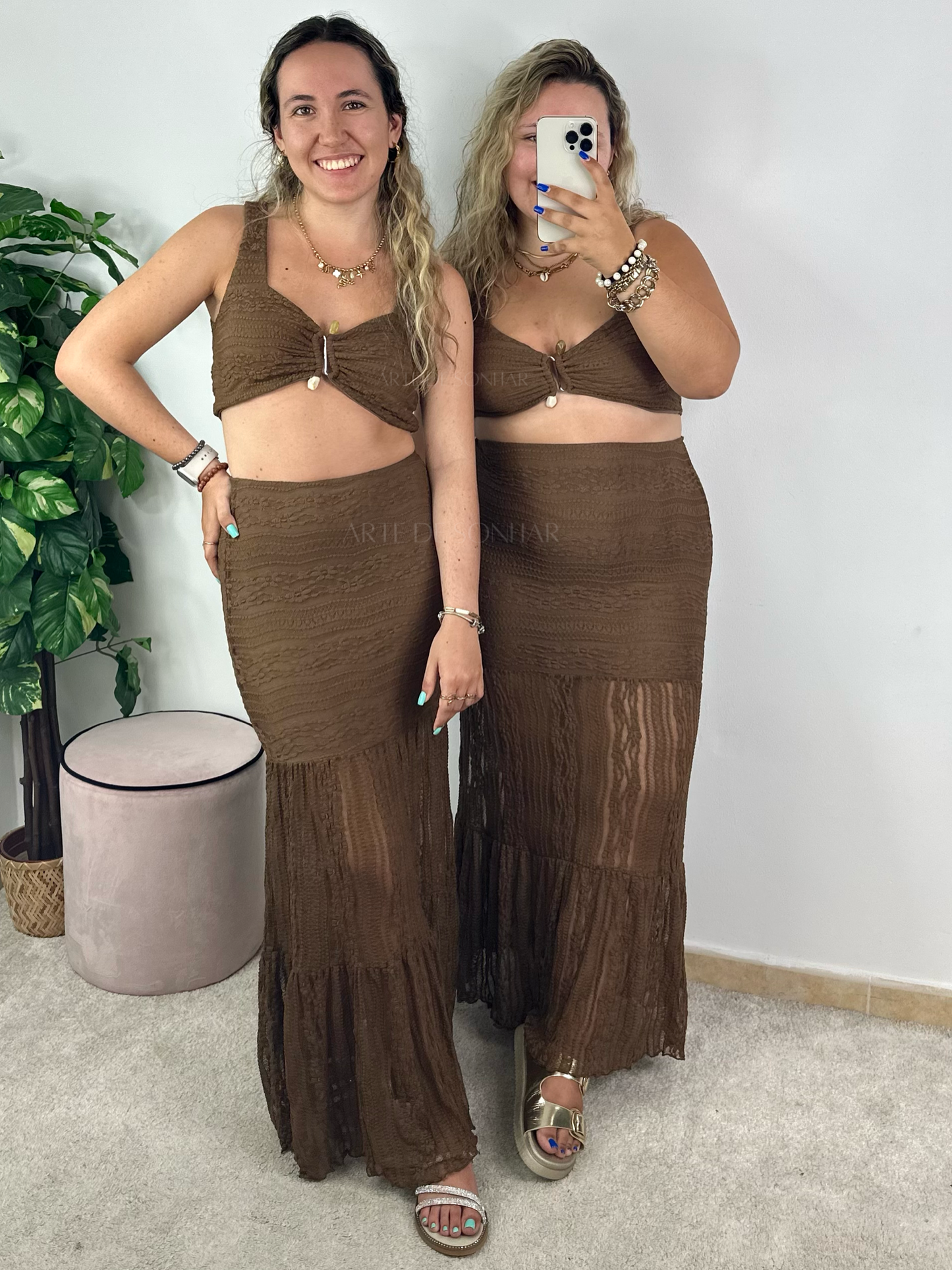 Conjunto Castanho