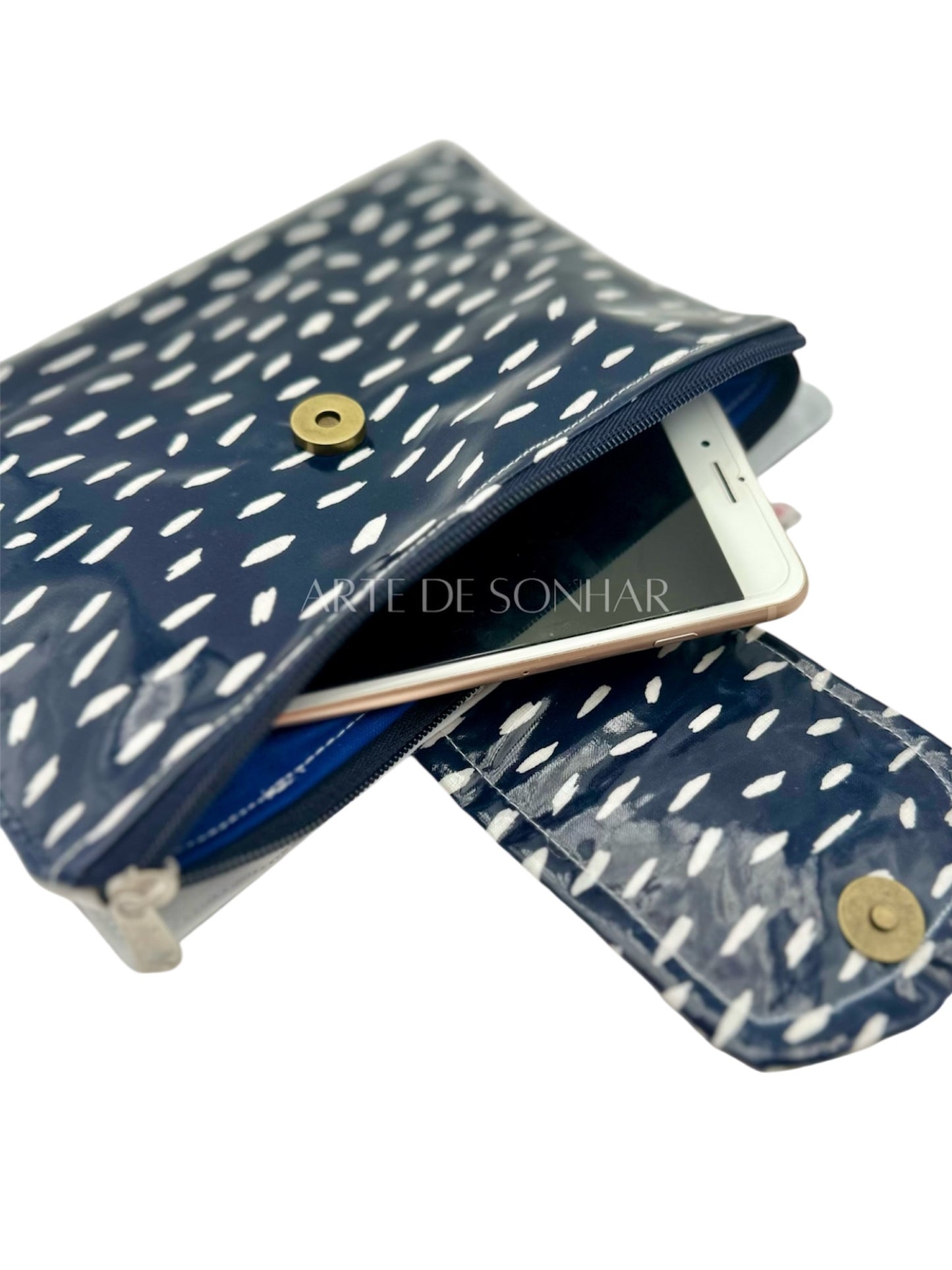 Capa de agenda azul com detalhes brancos