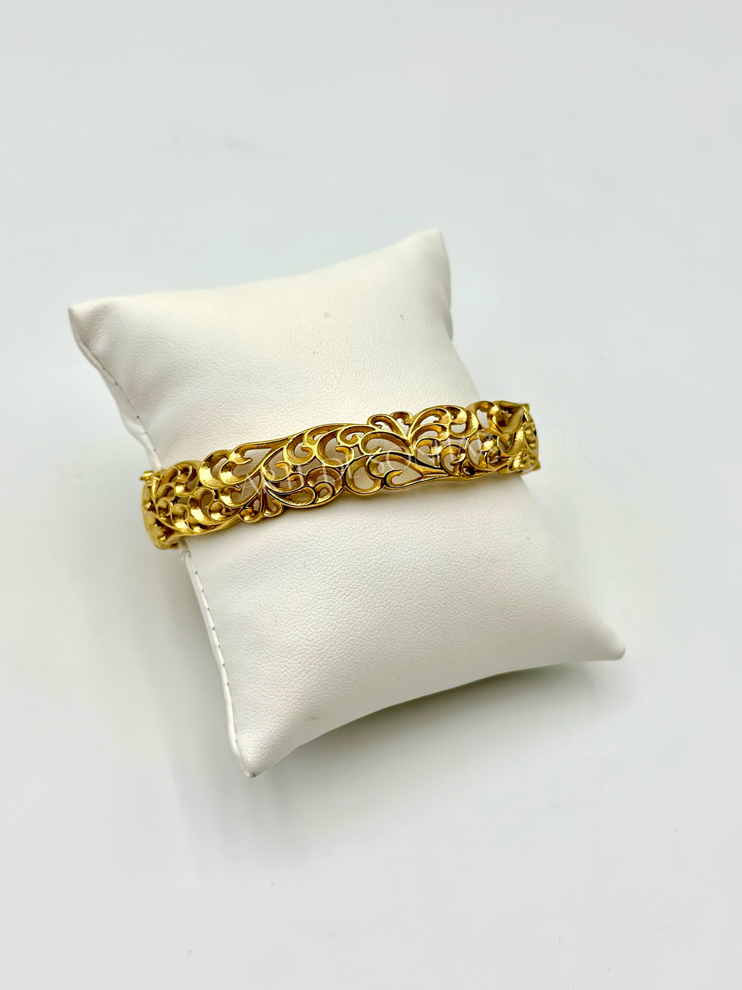 Pulseira rígida estilo filigrana
