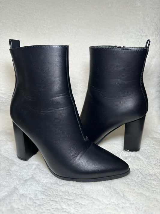 Botas salto com bico pretas