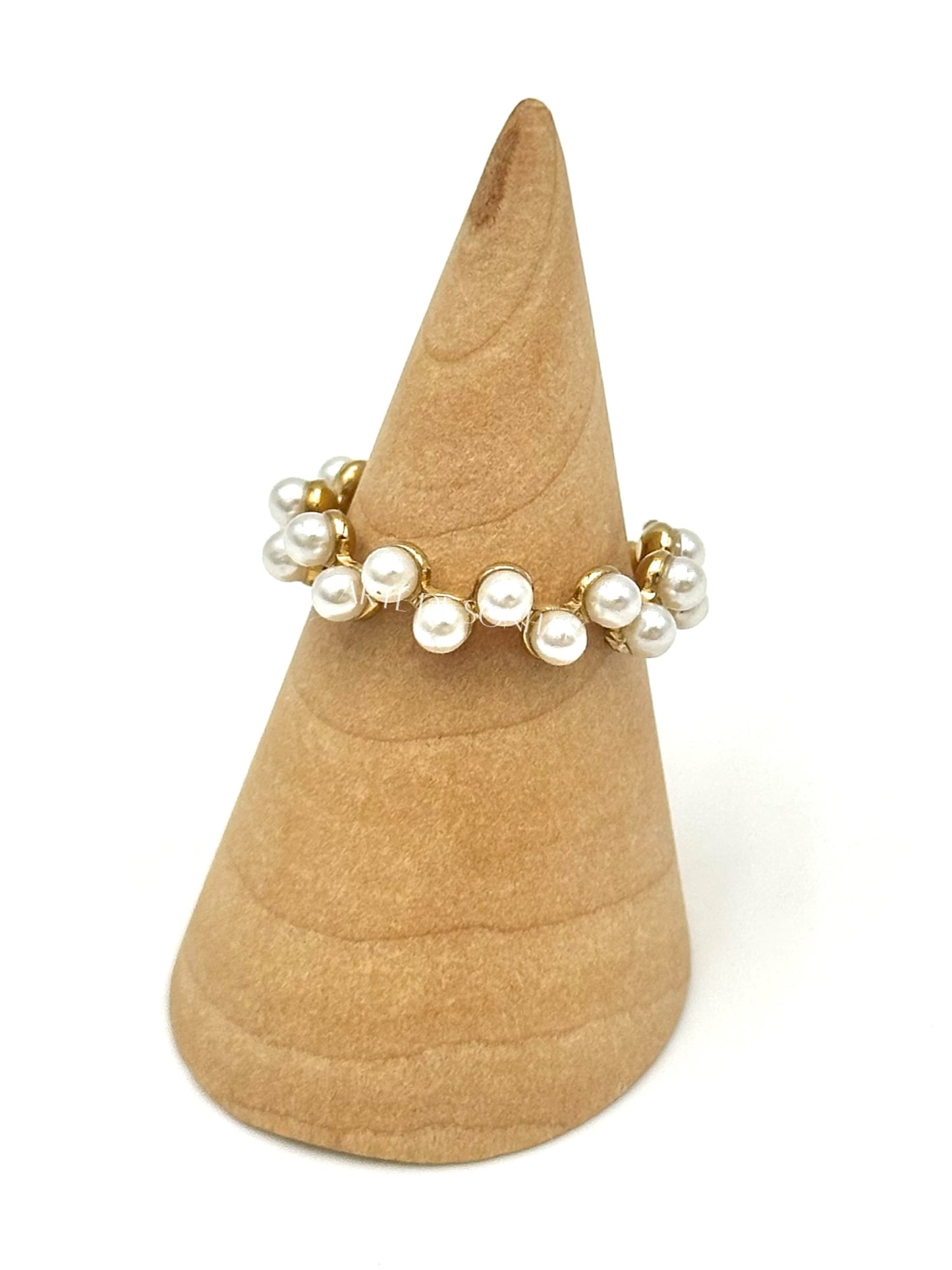 Anel com pérolas