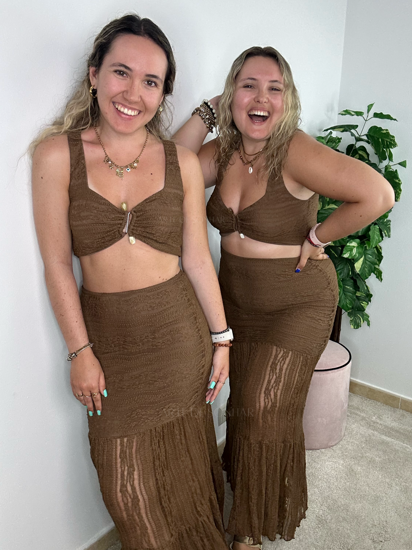 Conjunto Castanho