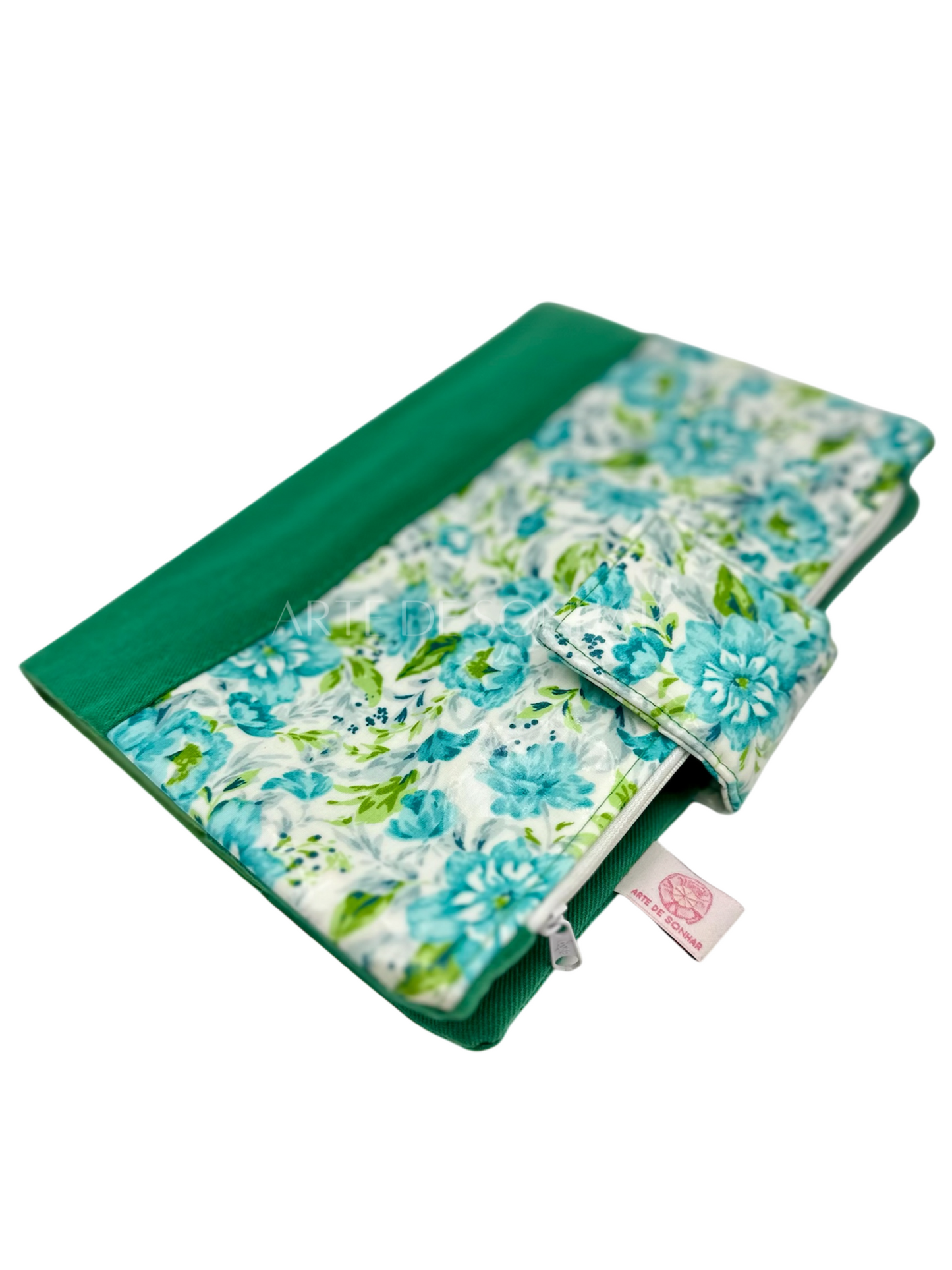 Capa de livro verde com flores