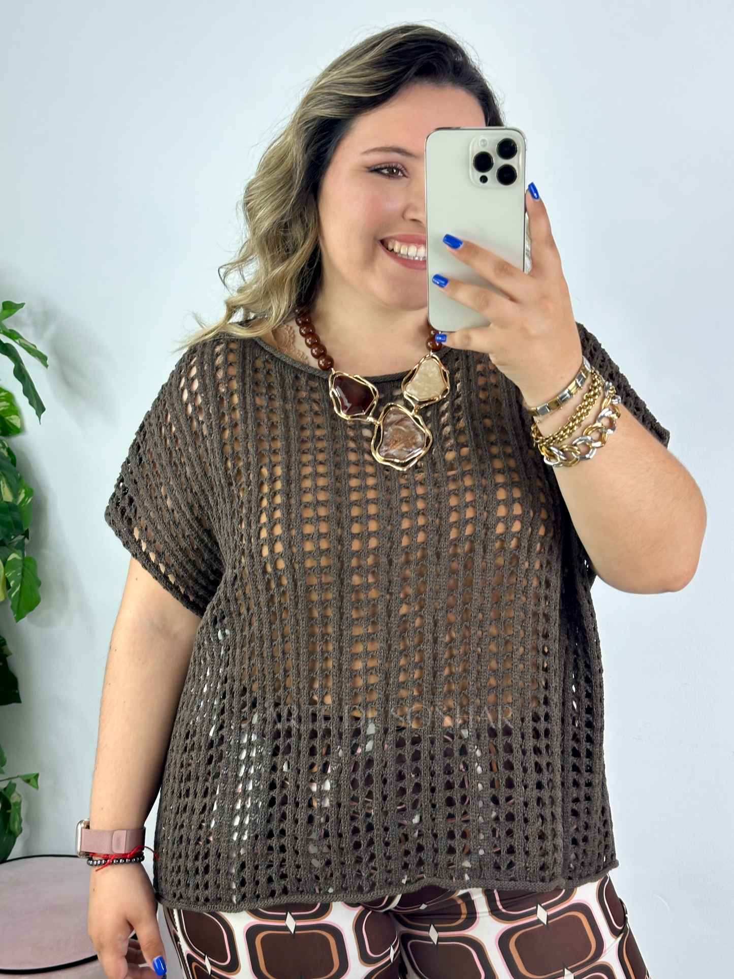 Camisola de crochet castanha
