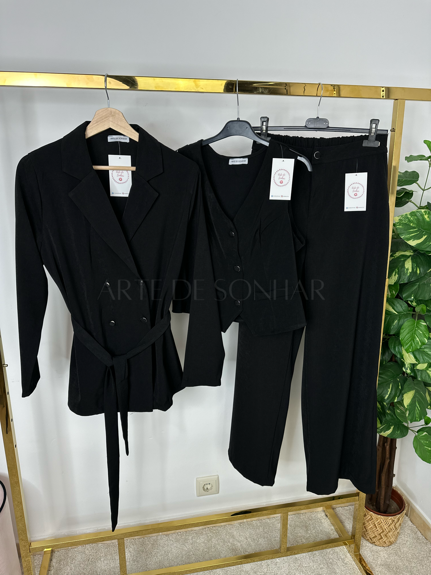 Conjunto de fato com três peças