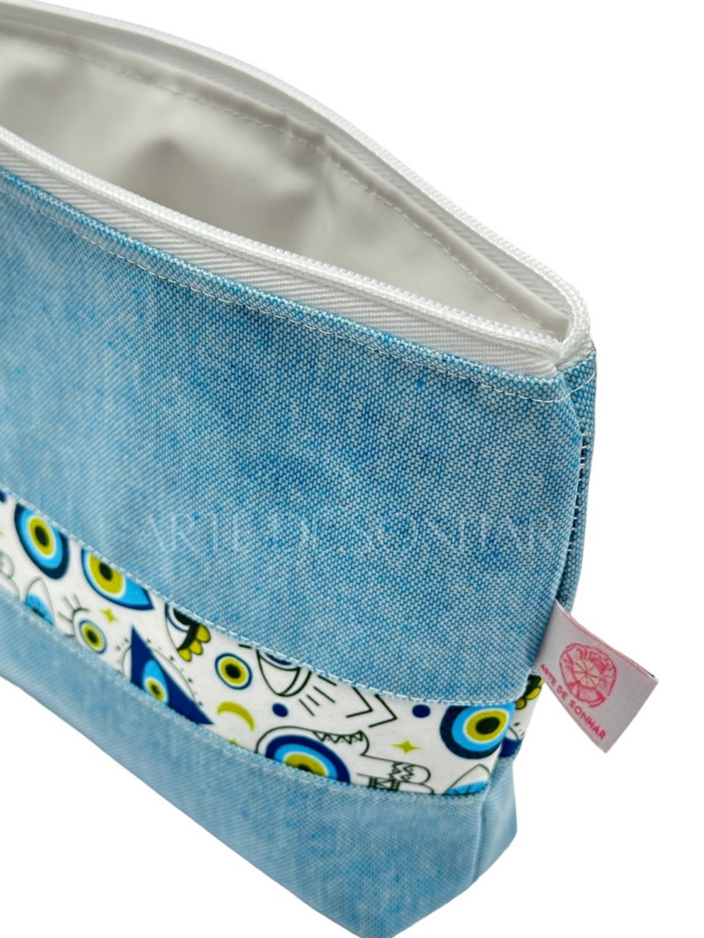 Bolsa térmica M azul com olho turco e mão de fátima