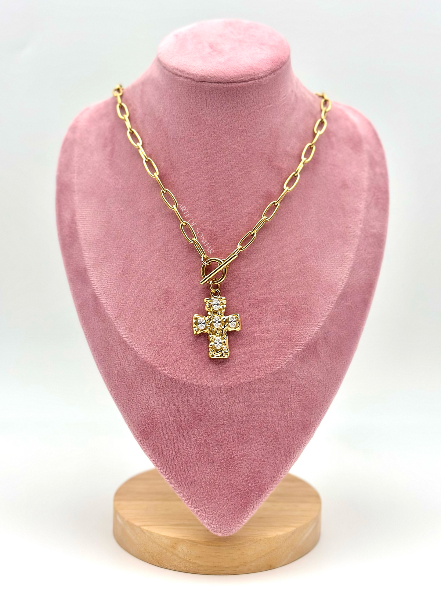 Colar da Cruz com cristais e fecho T