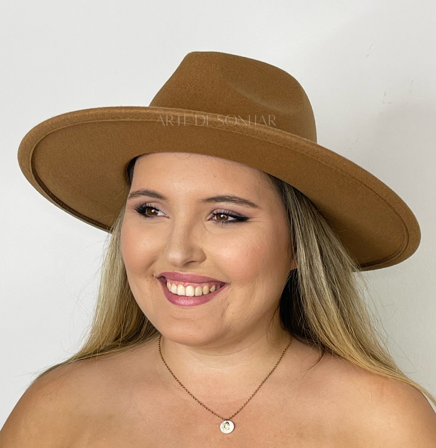 Chapéu camel com trança