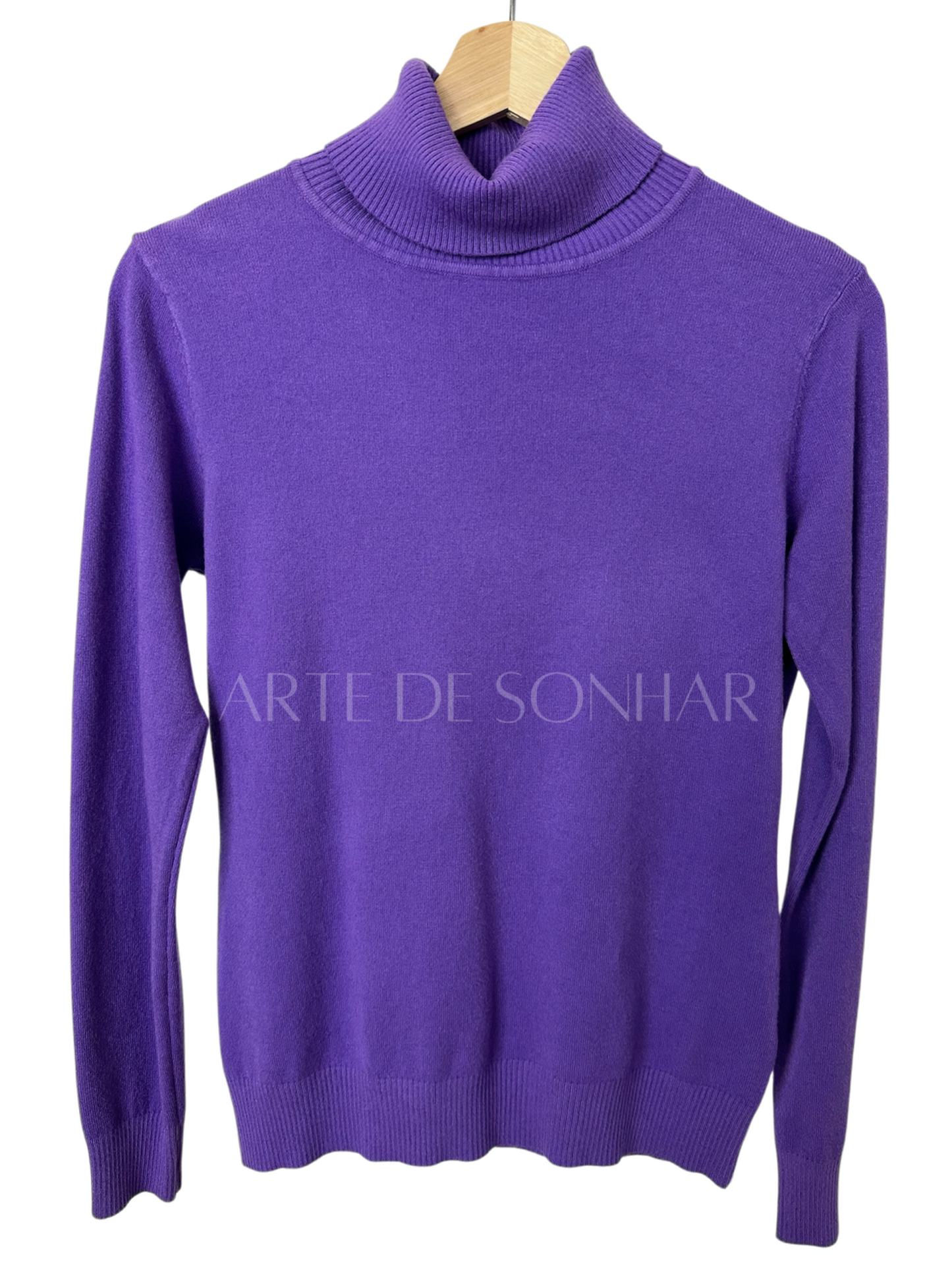 Camisola básica de gola alta