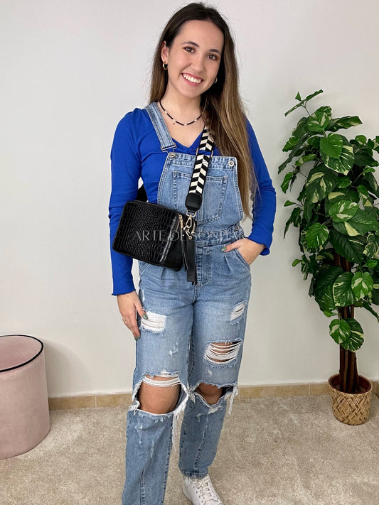 Jardineiras momfit com rasgões