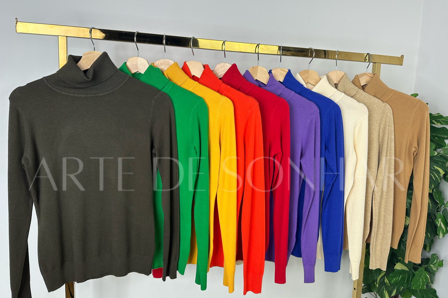 Camisola básica de gola alta