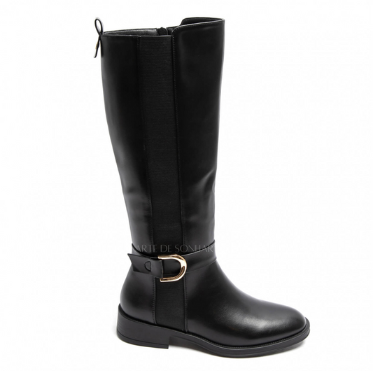 Botas estilo cavaleira com fivela e elástico
