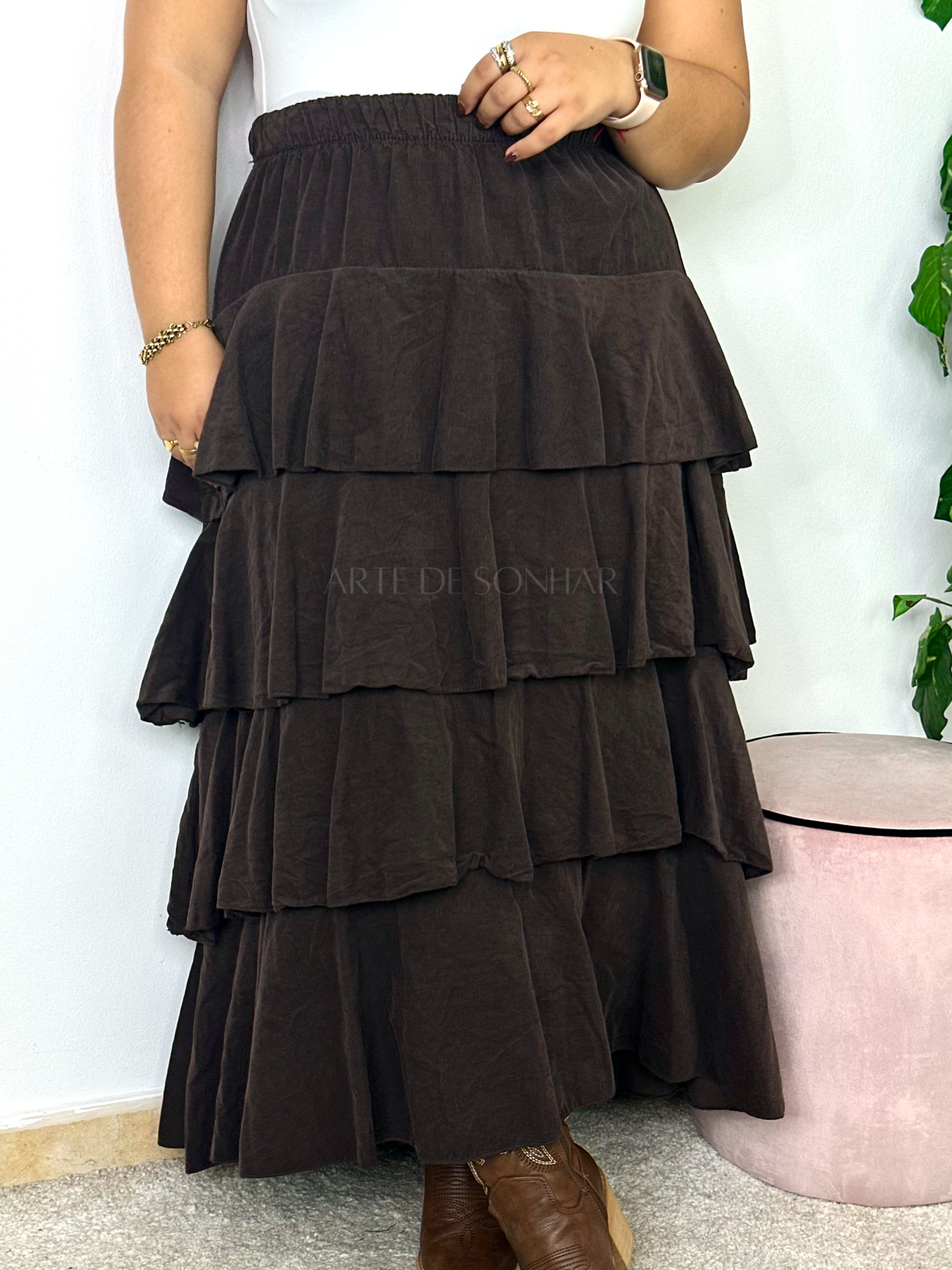 Saia de bombazine castanha com folhos