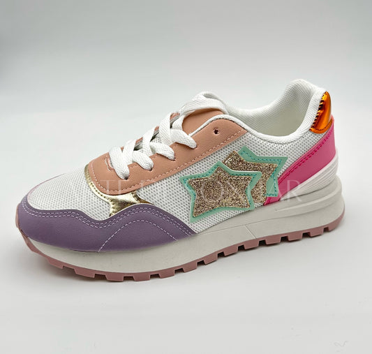 Ténis com várias cores e Estrela