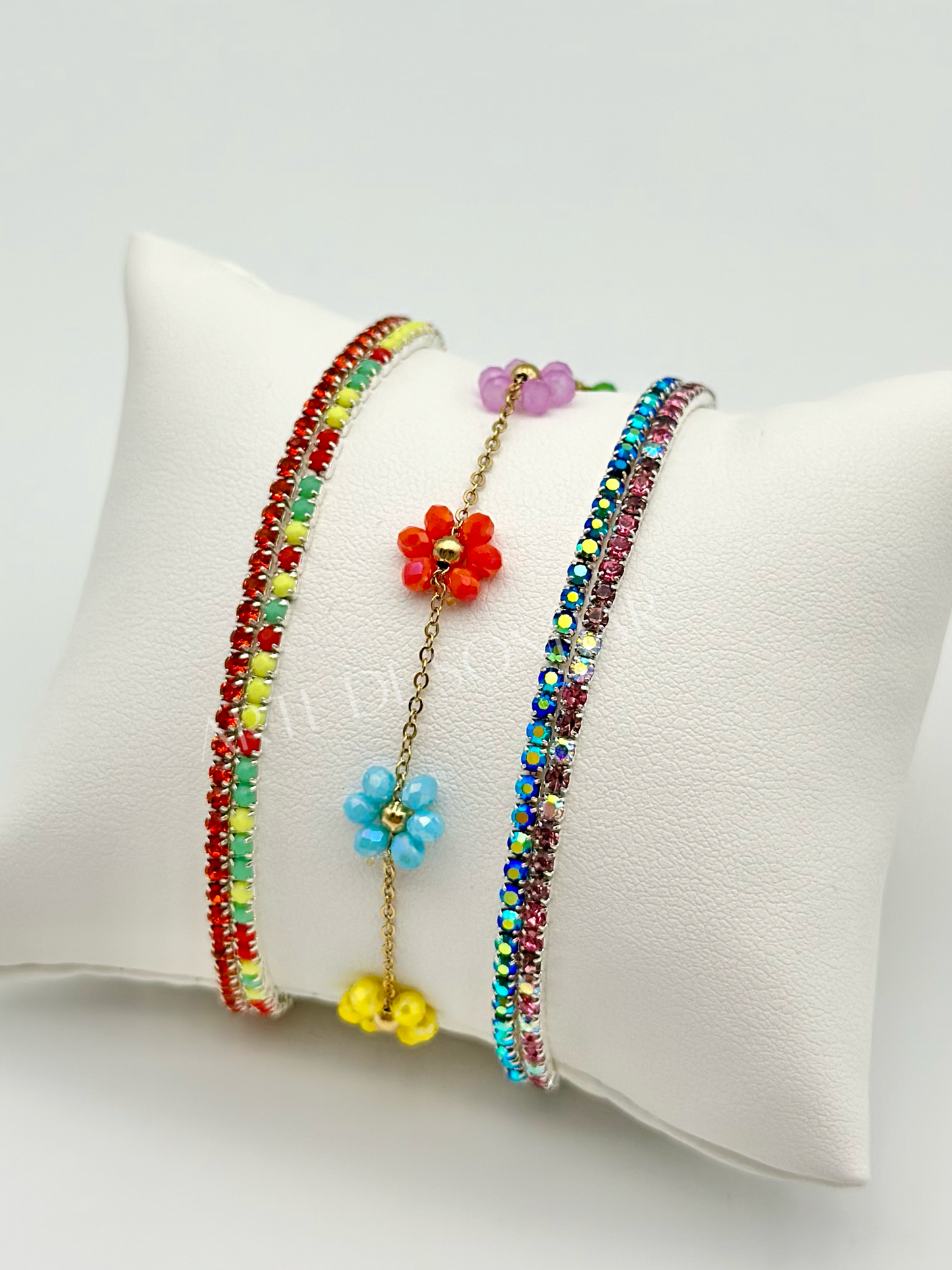Pulseira de flores multicor