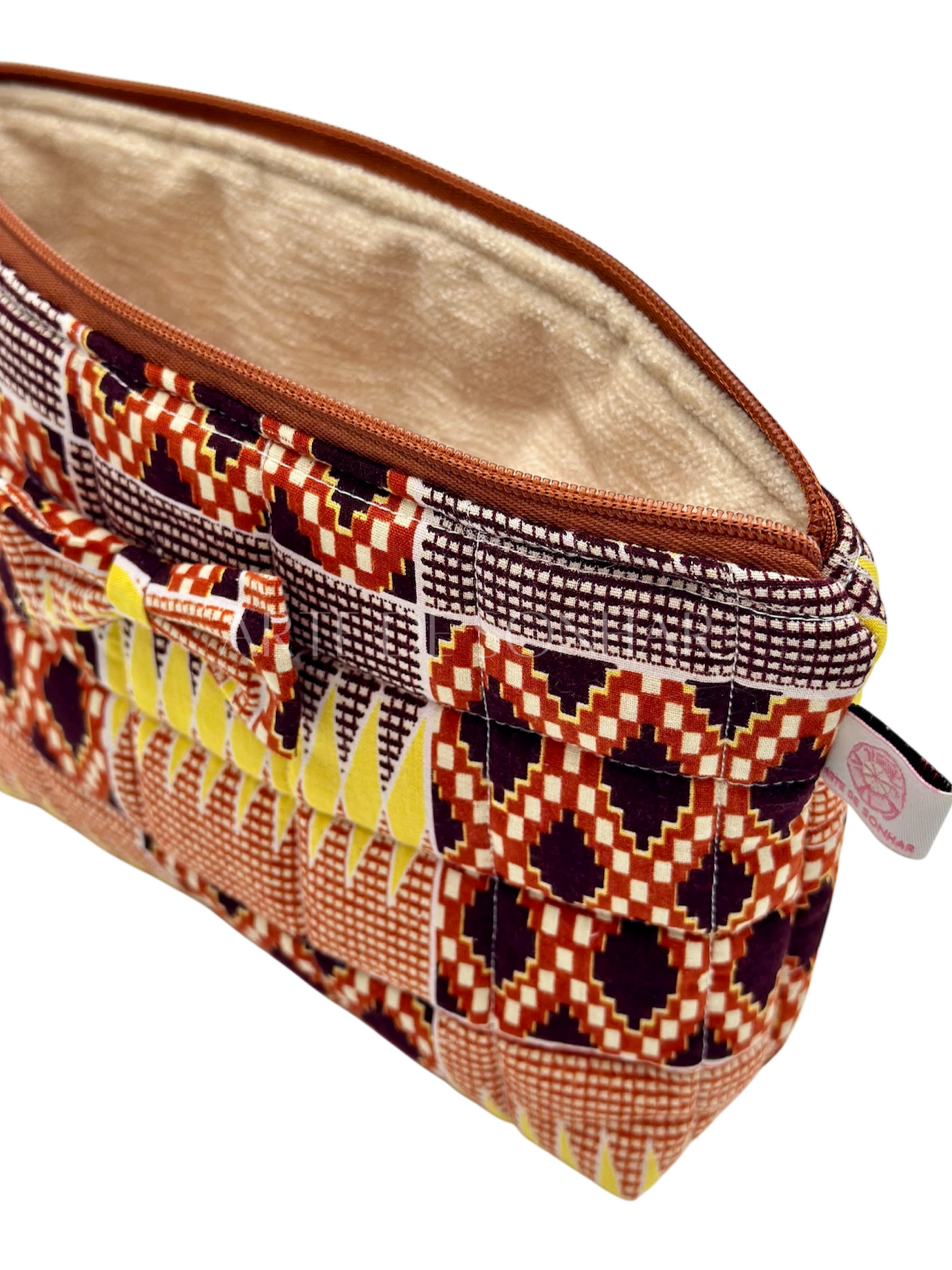 Bolsa com padrões e lacinho