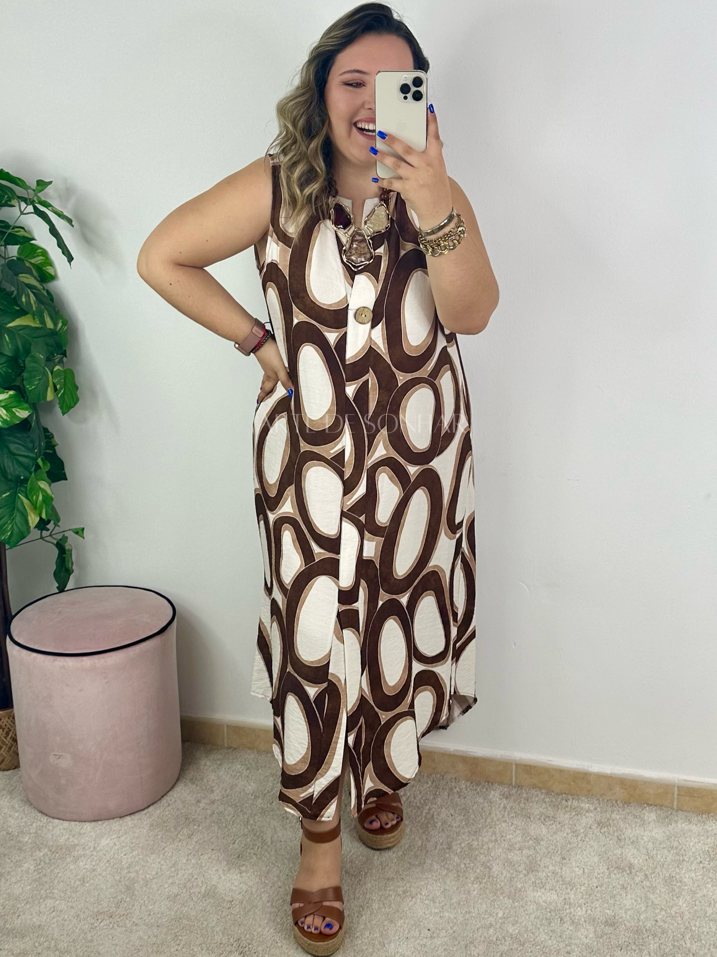 Vestido círculos castanhos