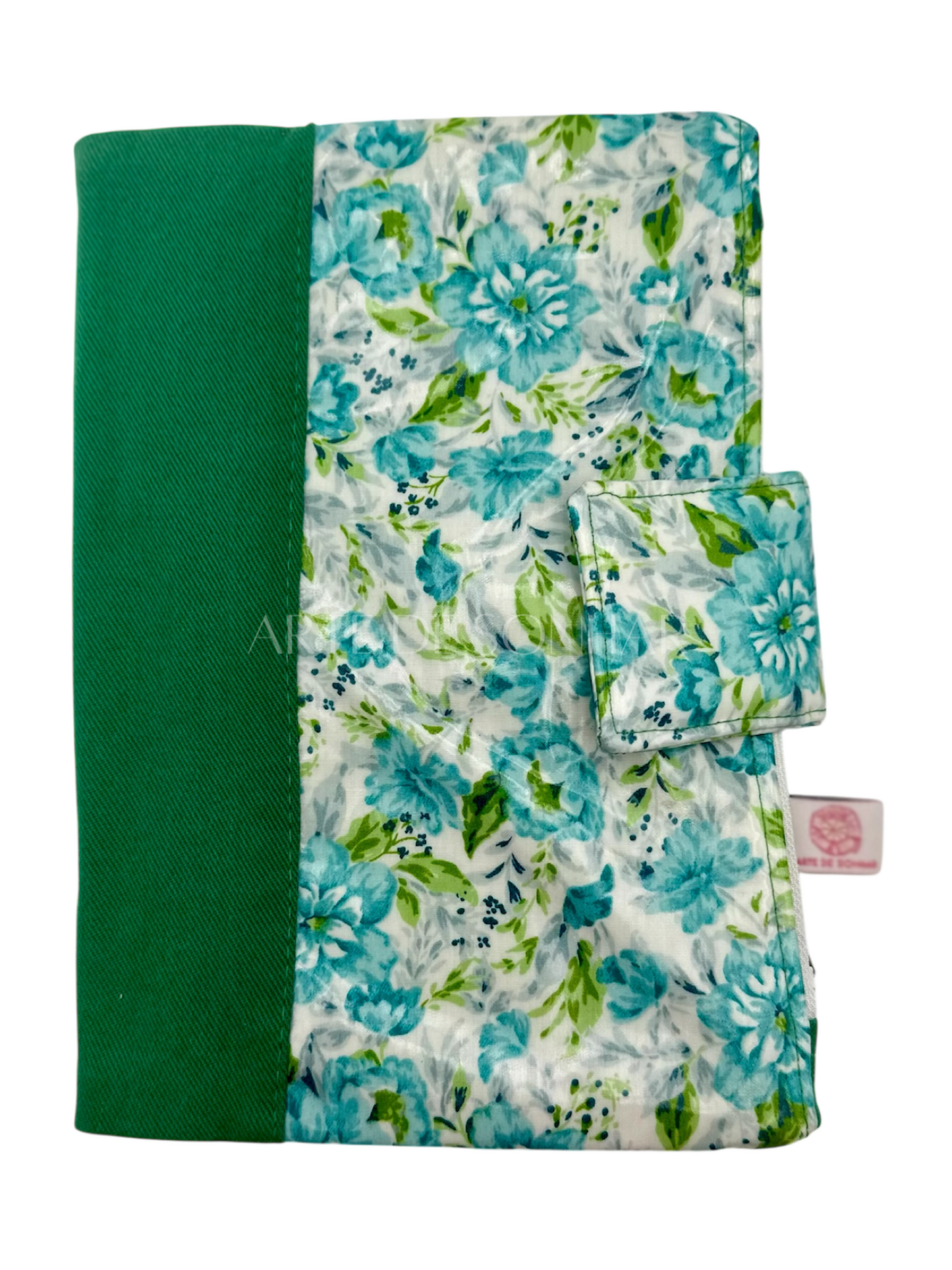 Capa de livro verde com flores