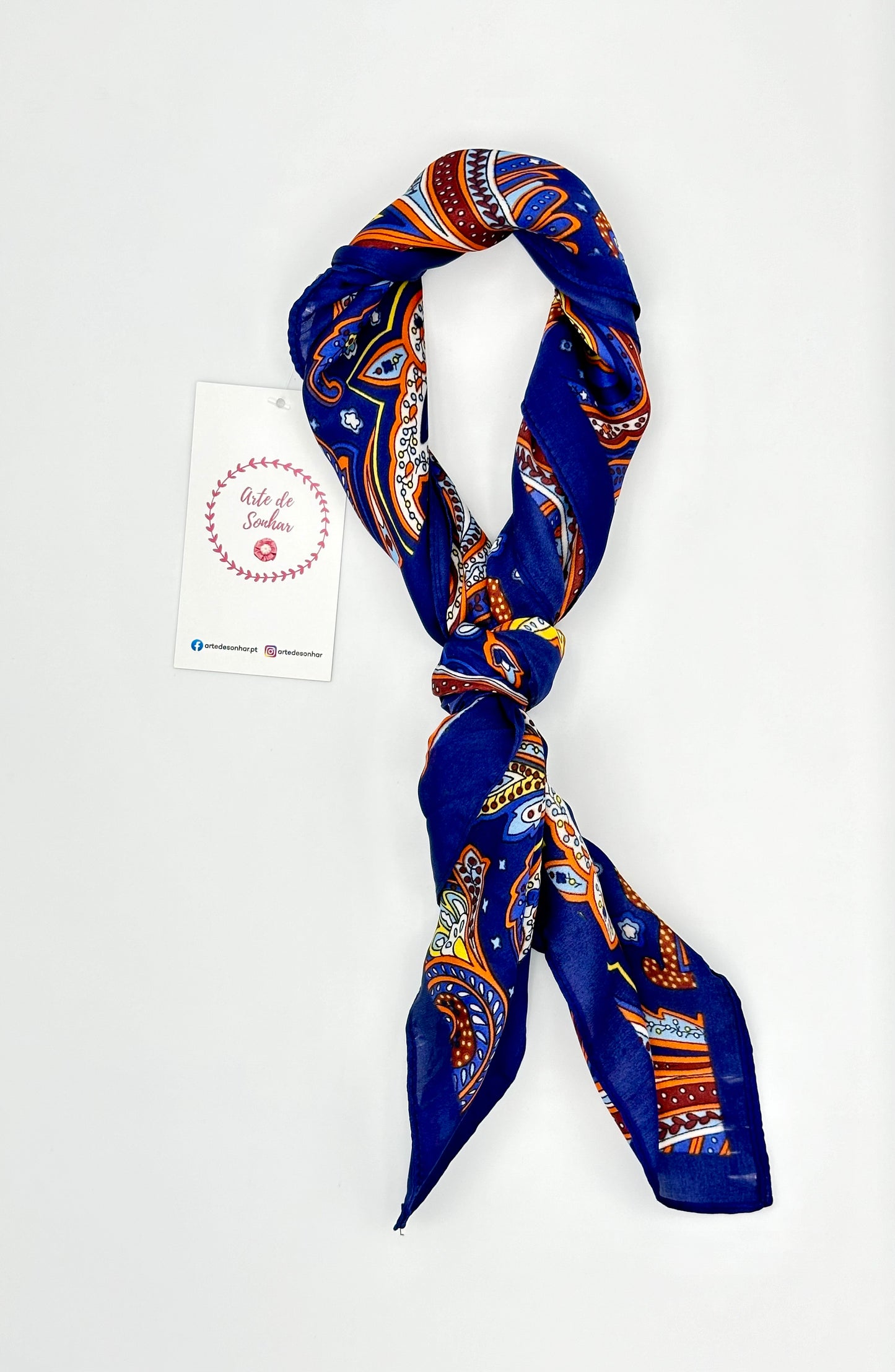 Lenço acetinado azul