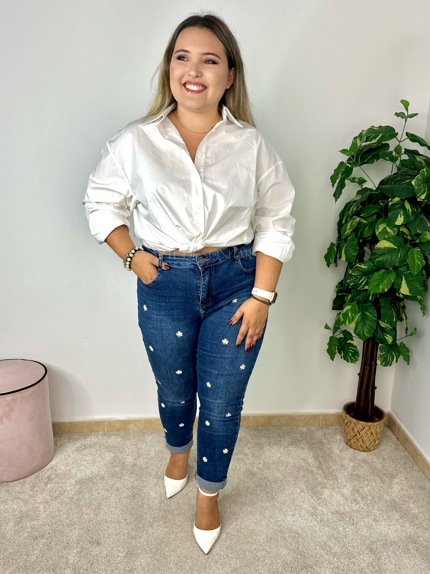 Camisa branca comprida simples