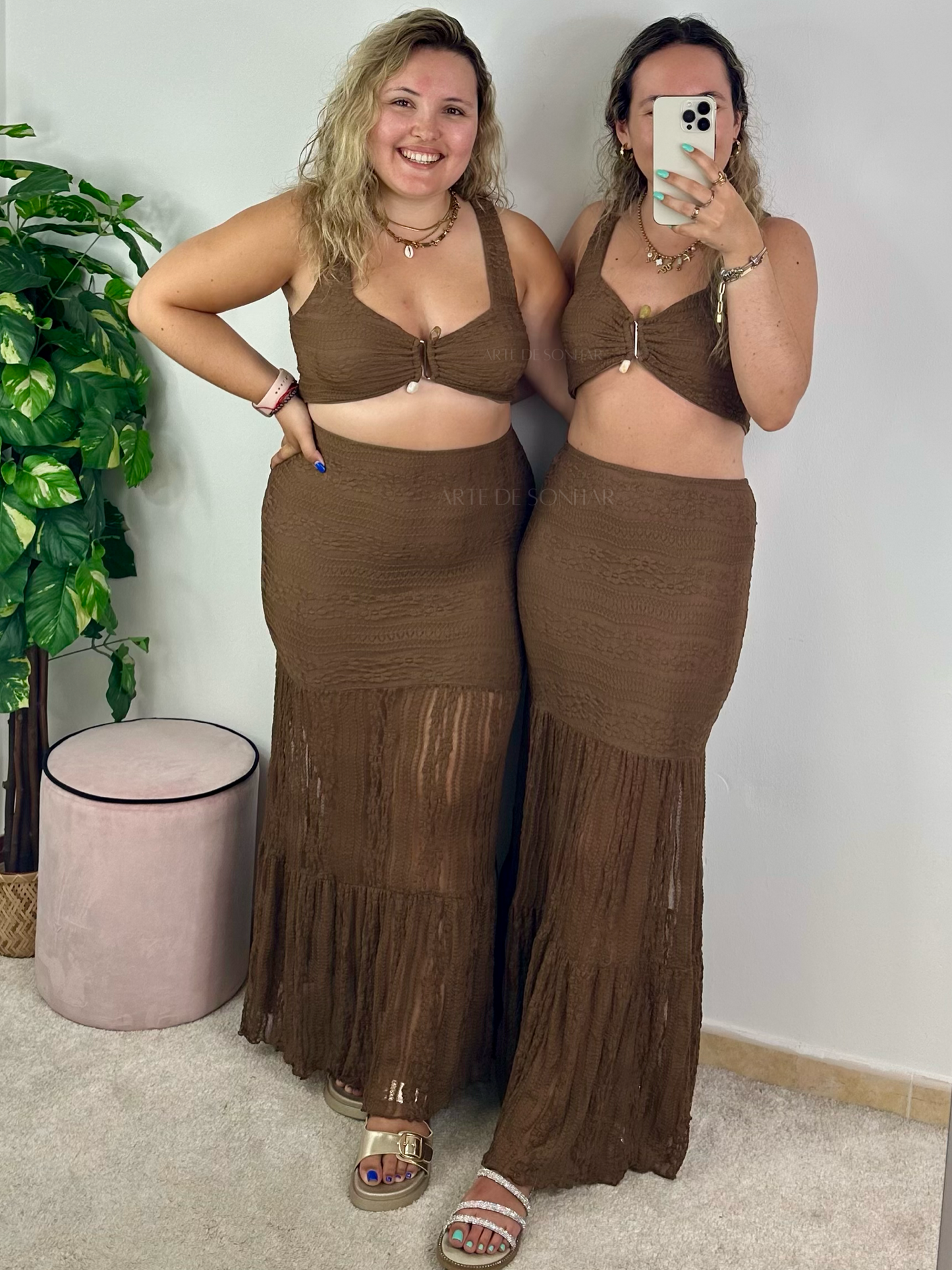 Conjunto Castanho