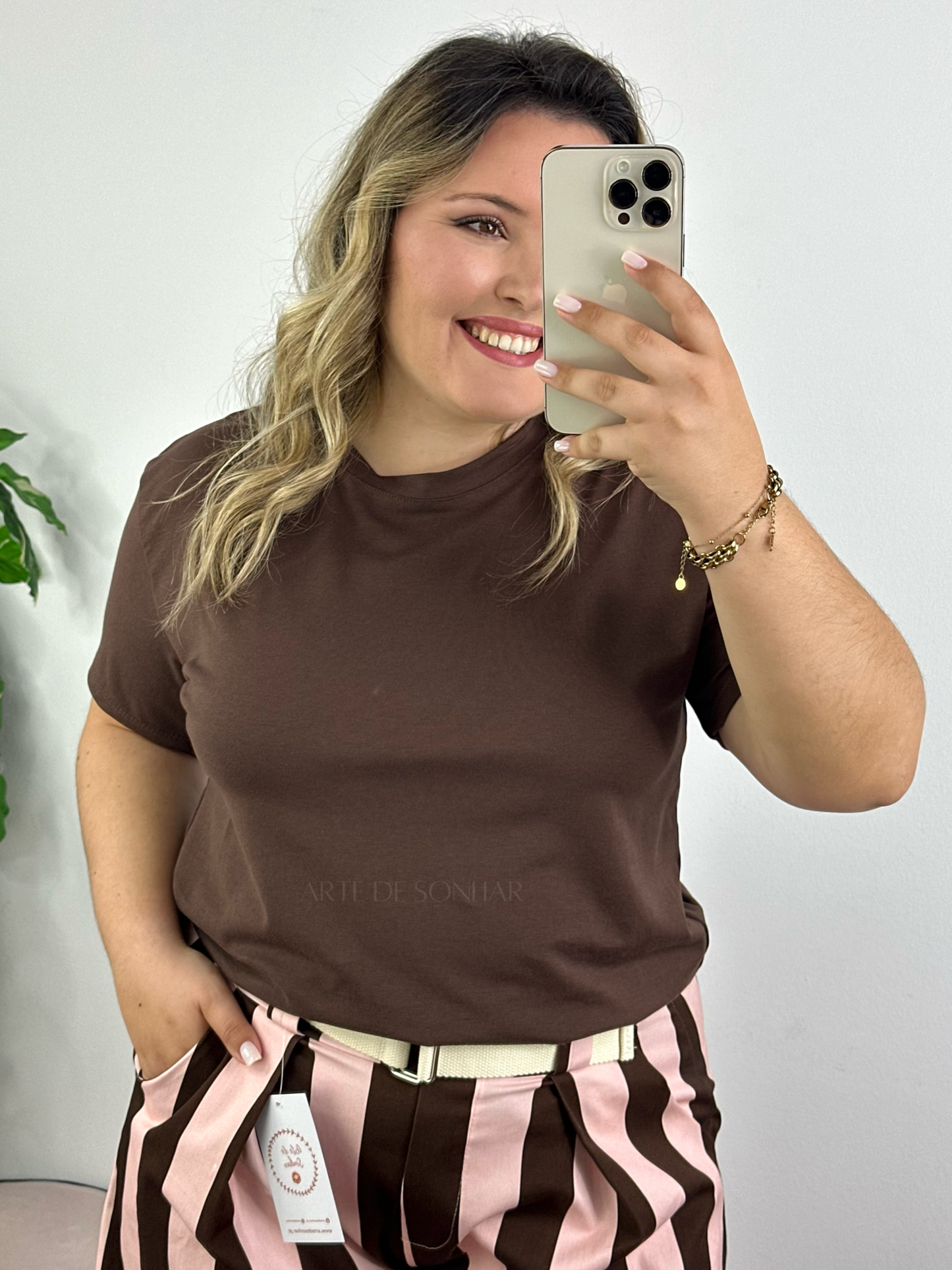 T-shirt de gola redonda castanha