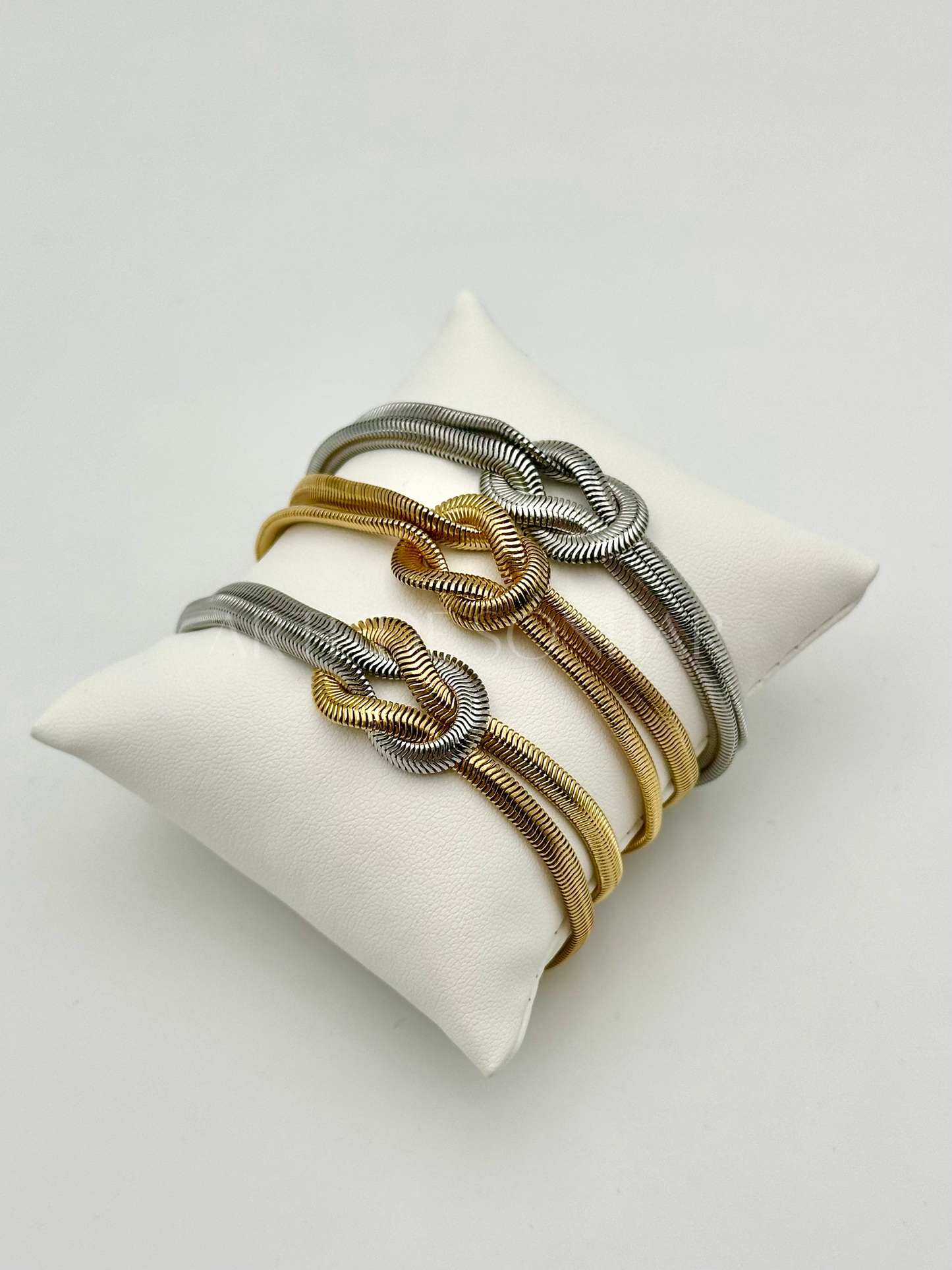 Pulseiras entrançadas