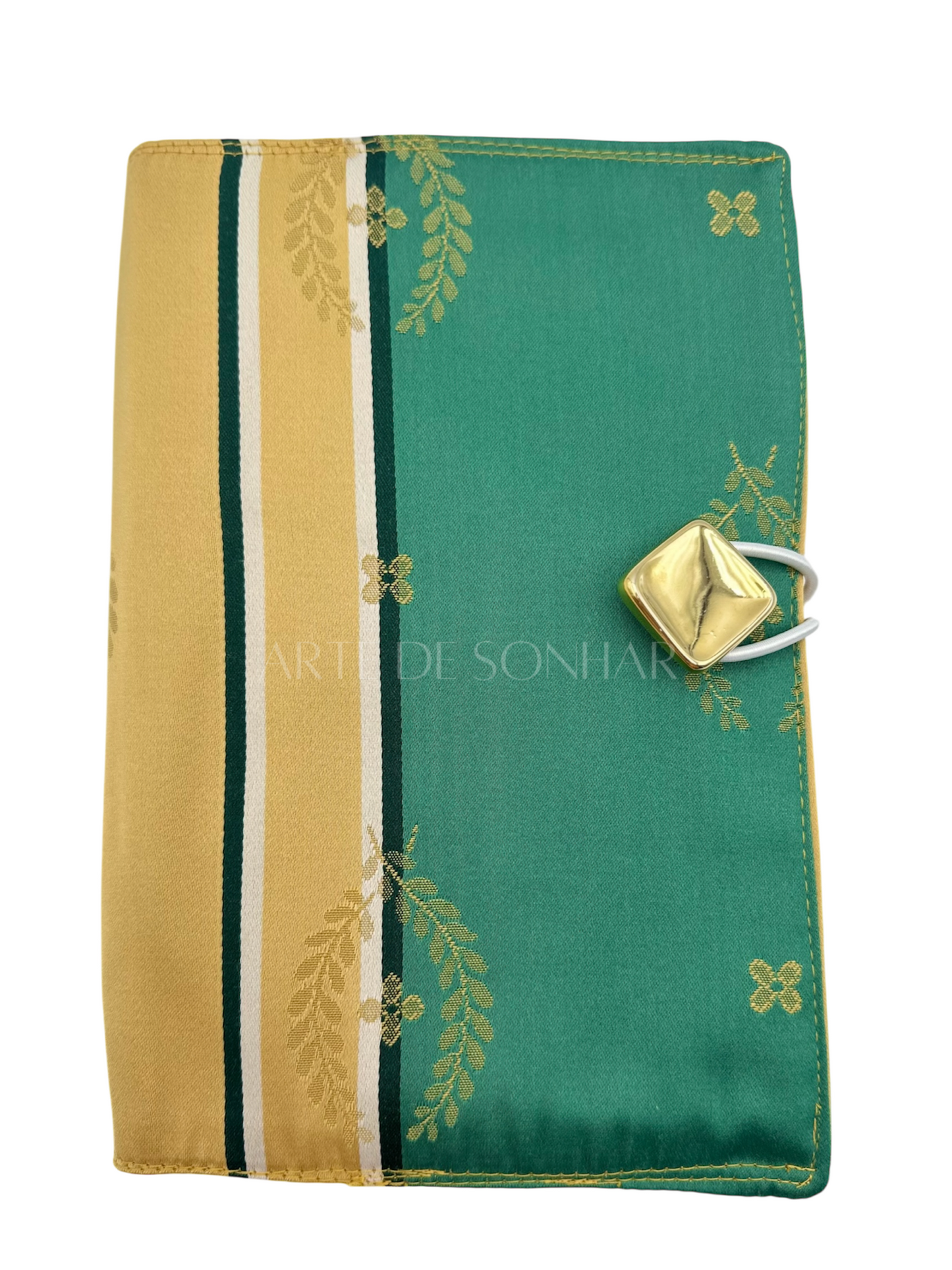 Capa de livro verde e amarelo