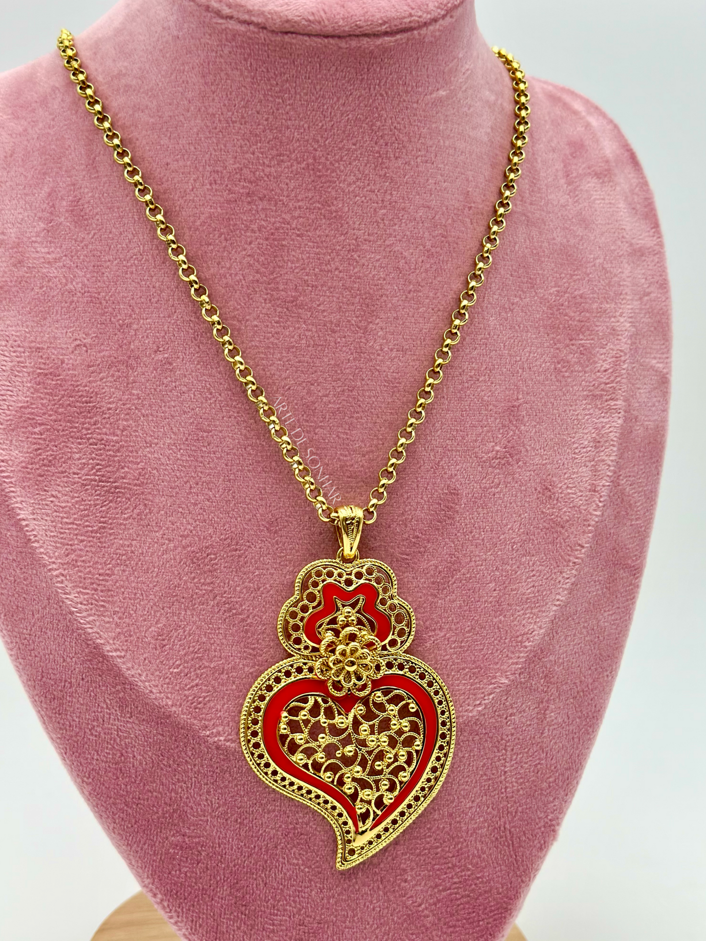 Colar Coração de Viana com vermelho e cordão simples