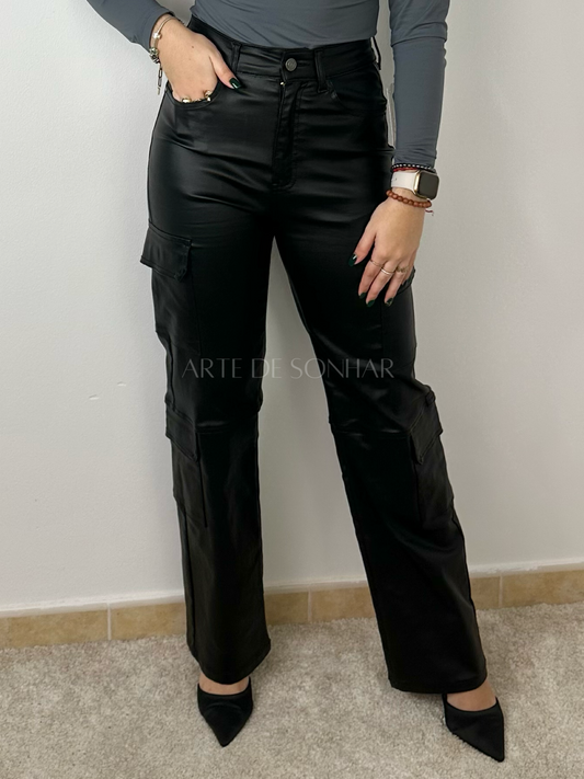 Calças cargo de napa preta