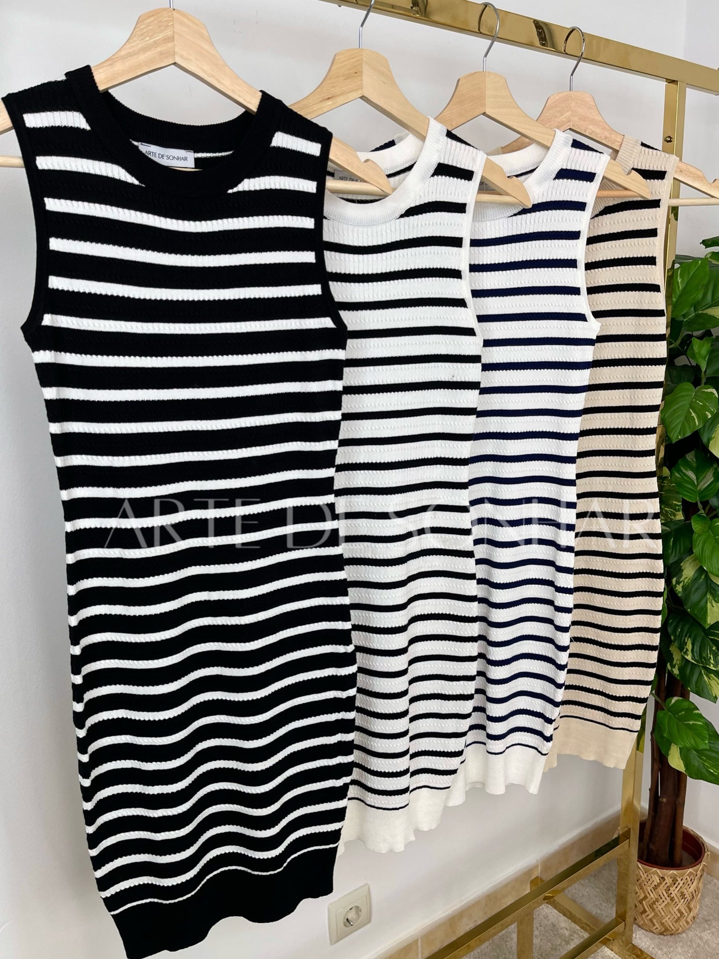 Vestido de malha com riscas