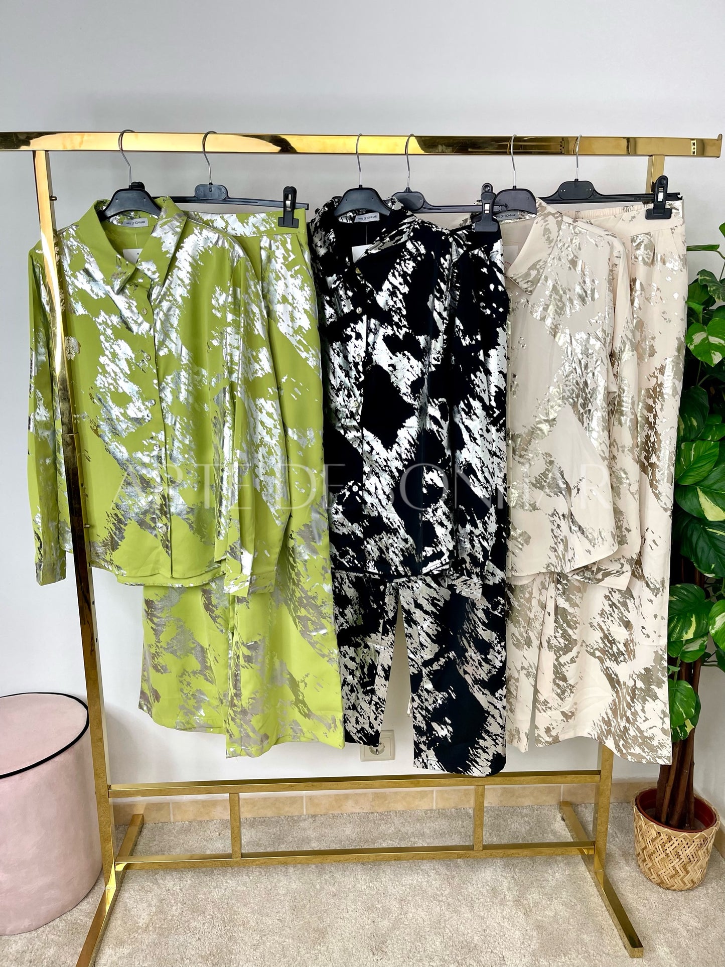 Conjunto de cetim com brilhos