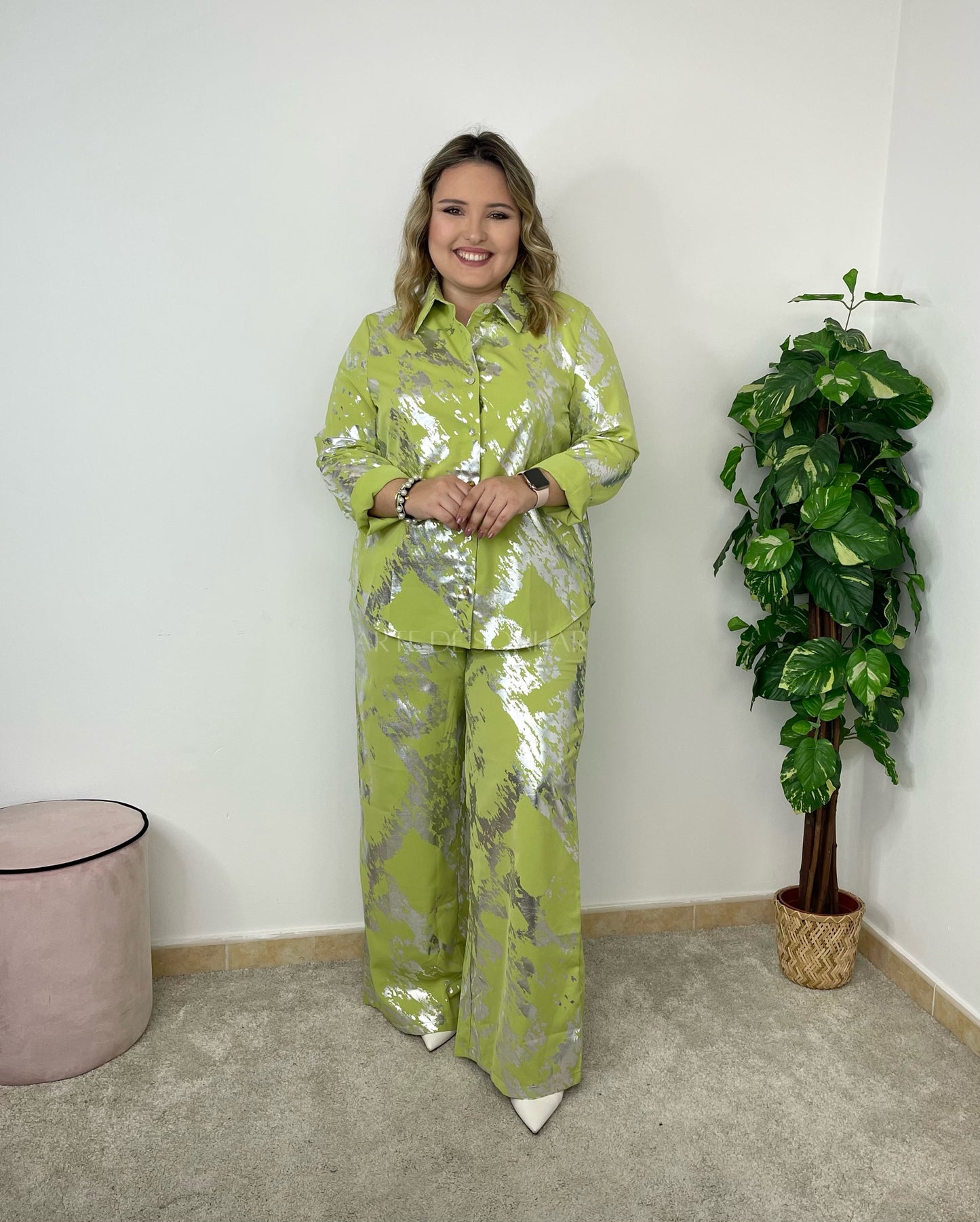 Conjunto de cetim com brilhos