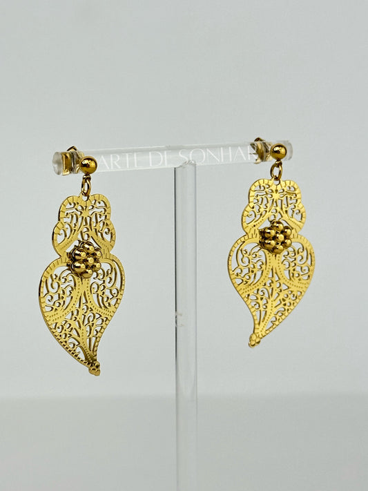 Brincos coração de Viana trabalhado dourado