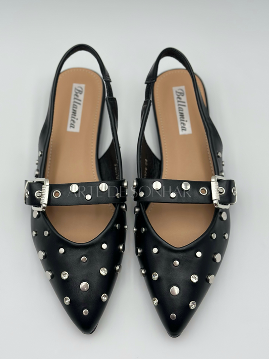Sapatos slingback com tachas e brilhantes
