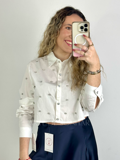 Camisa curta com brilhantes